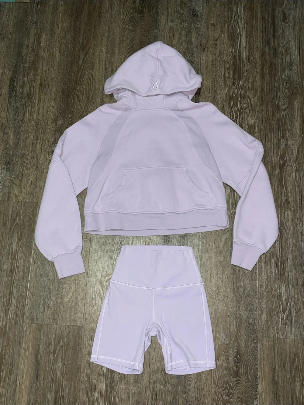 EUC Lululemon Matching Lavender Set. Size Top XS-S/Bottom 2